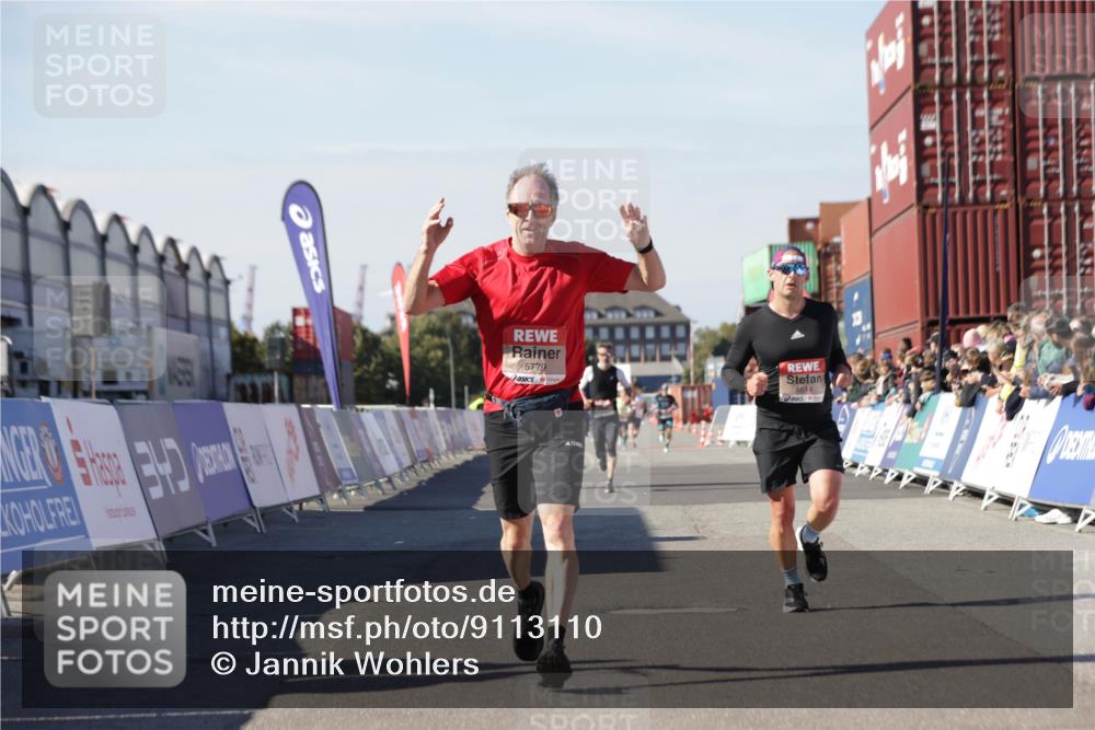03.10.2025 - Köhlbrandbrückenlauf Jannik Wohlers http://msf.ph/oto/9113110 03.10.2025 13:01:09 Ziel 4039, 4140, 4407, 4425, 4512, 5779, 6614 meine-sportfotos.de