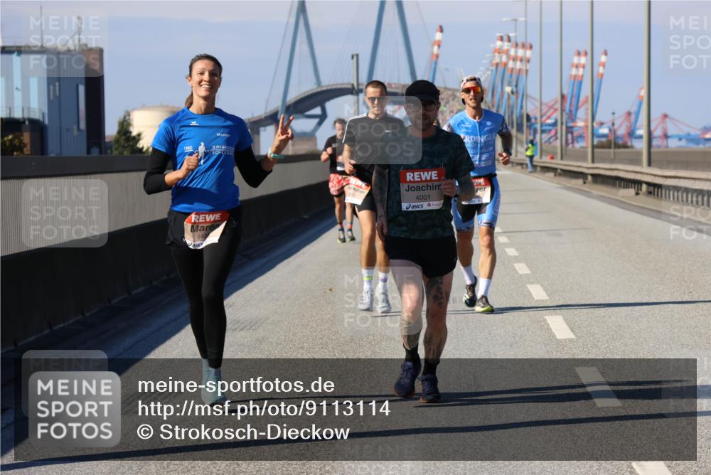 03.10.2025 - Köhlbrandbrückenlauf Strokosch-Dieckow http://msf.ph/oto/9113114 03.10.2025 12:42:56 Position 3 1980, 4001, 648 meine-sportfotos.de