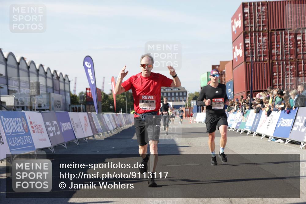 03.10.2025 - Köhlbrandbrückenlauf Jannik Wohlers http://msf.ph/oto/9113117 03.10.2025 13:01:09 Ziel 4039, 4140, 4407, 4425, 4512, 5779, 6614 meine-sportfotos.de