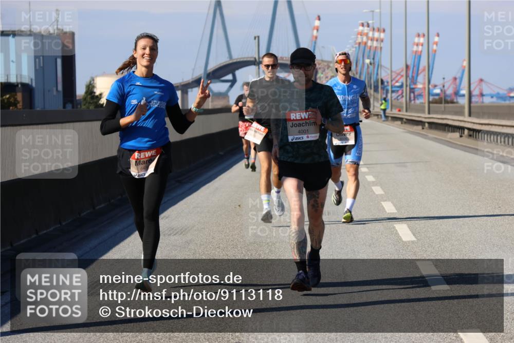 03.10.2025 - Köhlbrandbrückenlauf Strokosch-Dieckow http://msf.ph/oto/9113118 03.10.2025 12:42:56 Position 3 1980, 4001, 648 meine-sportfotos.de