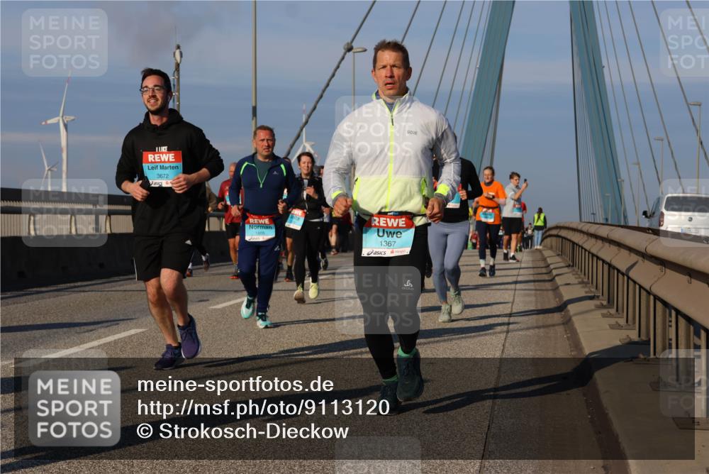 03.10.2025 - Köhlbrandbrückenlauf Strokosch-Dieckow http://msf.ph/oto/9113120 03.10.2025 09:47:06 Position 2 3672, 1805, 1367 meine-sportfotos.de