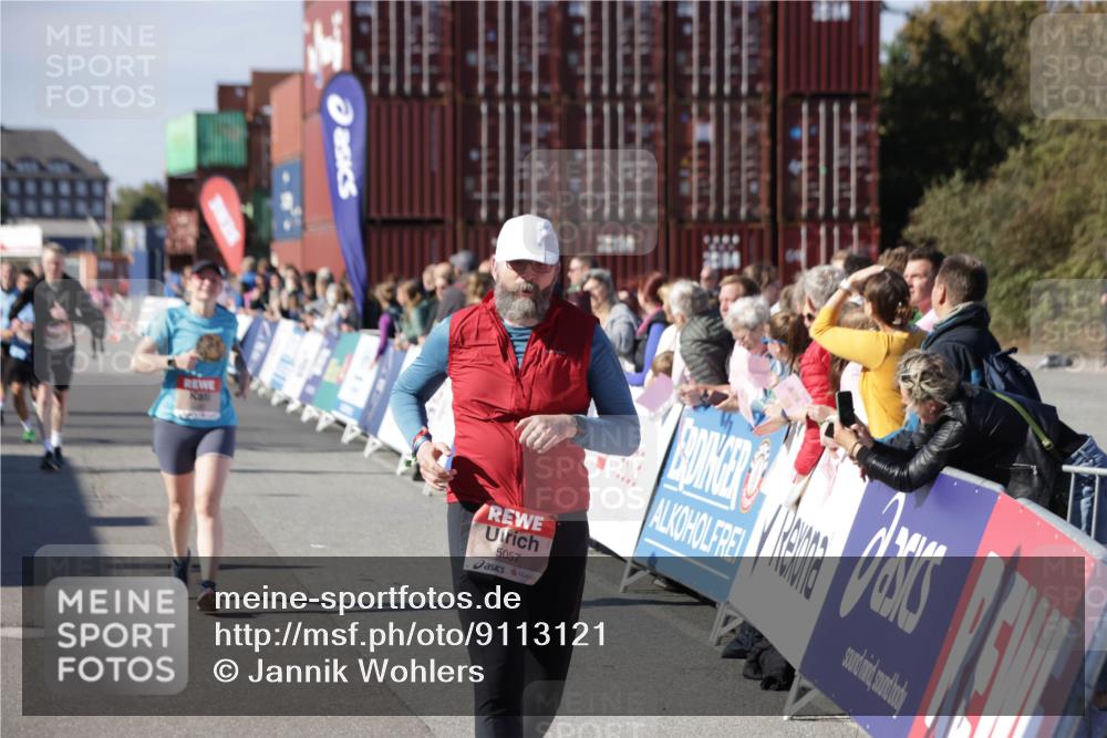 03.10.2025 - Köhlbrandbrückenlauf Jannik Wohlers http://msf.ph/oto/9113121 03.10.2025 13:31:41 Ziel 5057, 5065, 5171, 5222, 6072, 6103, 6297 meine-sportfotos.de