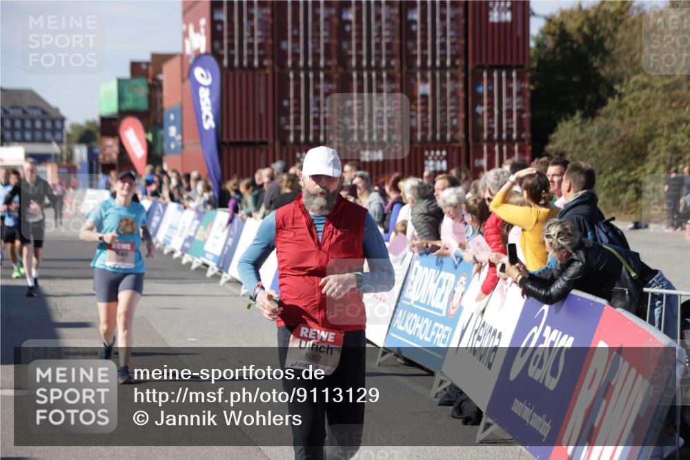 03.10.2025 - Köhlbrandbrückenlauf Jannik Wohlers http://msf.ph/oto/9113129 03.10.2025 13:31:42 Ziel 4415, 4416, 5057, 5065, 5171, 5222, 6072, 6103, 6297 meine-sportfotos.de