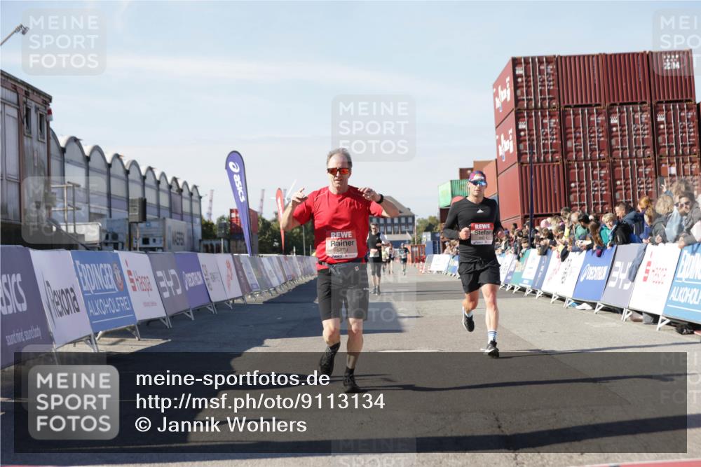 03.10.2025 - Köhlbrandbrückenlauf Jannik Wohlers http://msf.ph/oto/9113134 03.10.2025 13:01:09 Ziel 4039, 4140, 4407, 4425, 4512, 5779, 6614 meine-sportfotos.de
