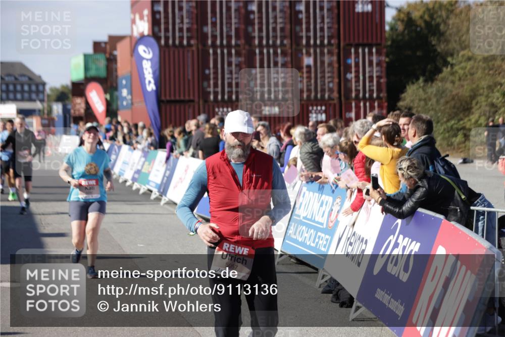 03.10.2025 - Köhlbrandbrückenlauf Jannik Wohlers http://msf.ph/oto/9113136 03.10.2025 13:31:42 Ziel 4415, 4416, 5057, 5065, 5171, 5222, 6072, 6103, 6297 meine-sportfotos.de