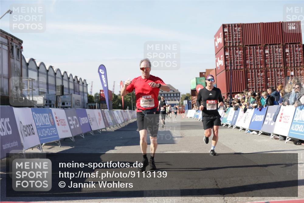 03.10.2025 - Köhlbrandbrückenlauf Jannik Wohlers http://msf.ph/oto/9113139 03.10.2025 13:01:09 Ziel 4039, 4140, 4407, 4425, 4512, 5779, 6614 meine-sportfotos.de