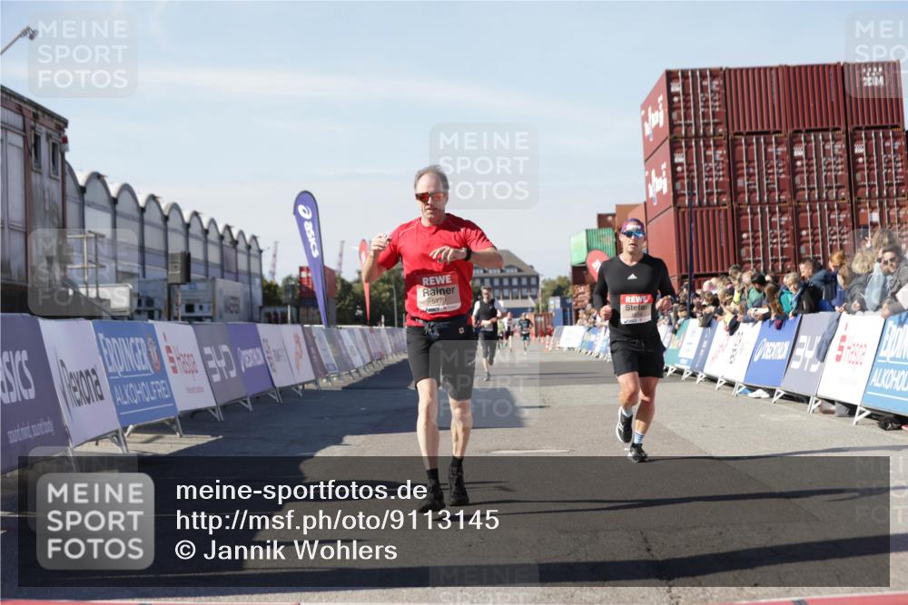 03.10.2025 - Köhlbrandbrückenlauf Jannik Wohlers http://msf.ph/oto/9113145 03.10.2025 13:01:10 Ziel 4039, 4140, 4407, 4425, 4512, 4737, 5779, 6614 meine-sportfotos.de
