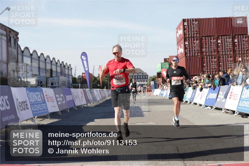 03.10.2025 - Köhlbrandbrückenlauf Jannik Wohlers http://msf.ph/oto/9113153 03.10.2025 13:01:10 Ziel 4039, 4140, 4407, 4425, 4512, 4737, 5779, 6614 meine-sportfotos.de