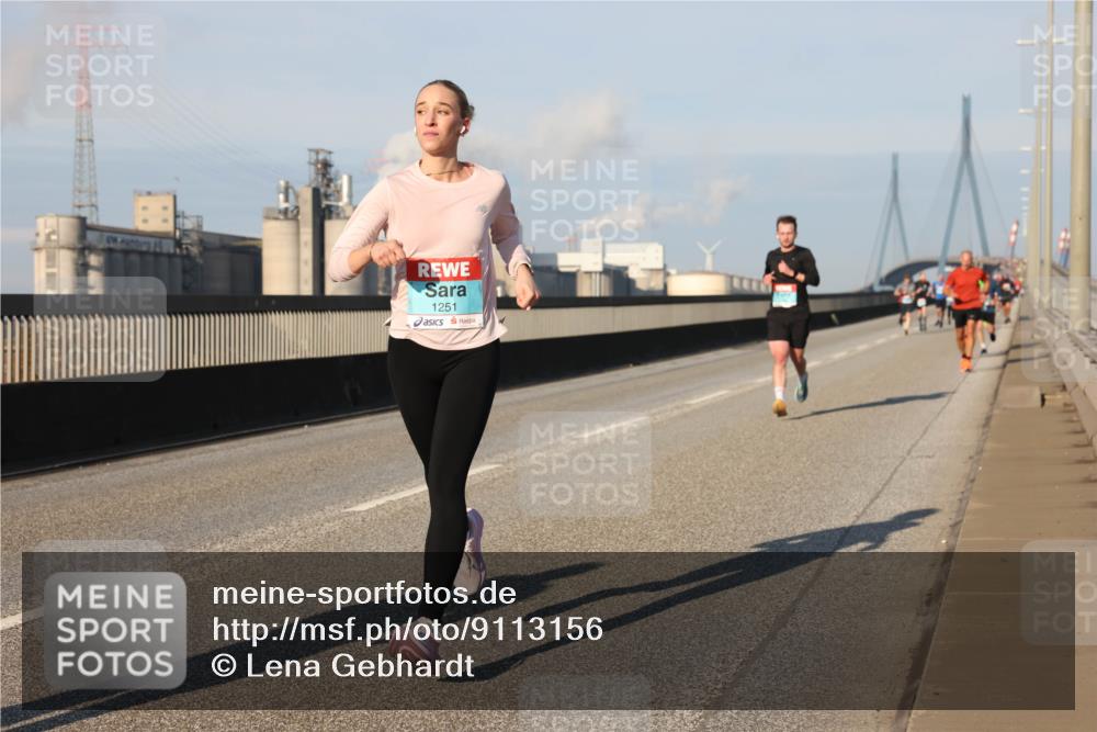 03.10.2025 - Köhlbrandbrückenlauf Lena Gebhardt http://msf.ph/oto/9113156 03.10.2025 09:42:40 Position 2 1251 meine-sportfotos.de