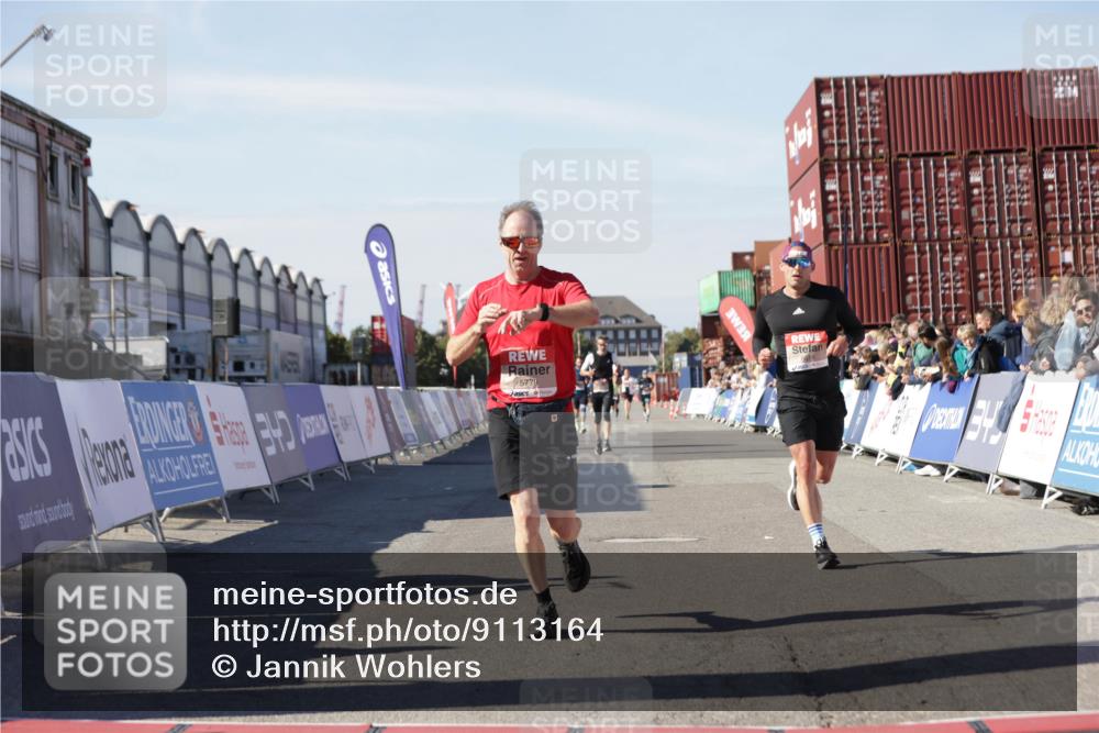 03.10.2025 - Köhlbrandbrückenlauf Jannik Wohlers http://msf.ph/oto/9113164 03.10.2025 13:01:10 Ziel 4039, 4140, 4407, 4425, 4512, 4737, 5779, 6614 meine-sportfotos.de