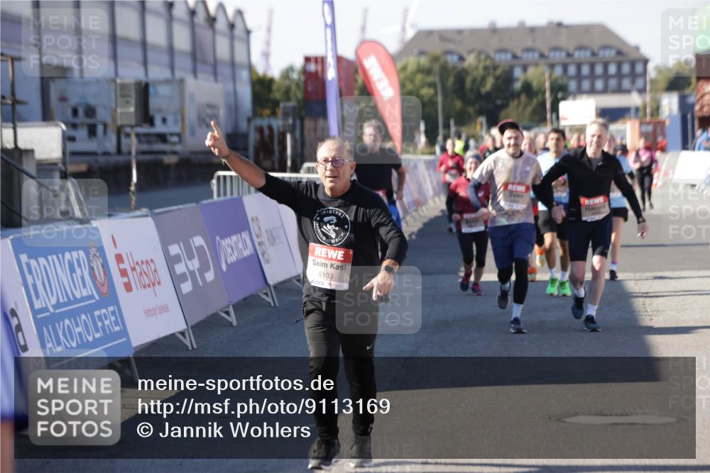 03.10.2025 - Köhlbrandbrückenlauf Jannik Wohlers http://msf.ph/oto/9113169 03.10.2025 13:31:43 Ziel 4415, 4416, 5057, 5171, 6072, 6103, 6297, 6452 meine-sportfotos.de