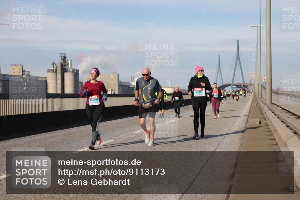 03.10.2025 - Köhlbrandbrückenlauf Lena Gebhardt http://msf.ph/oto/9113173 03.10.2025 10:16:52 Position 2  meine-sportfotos.de