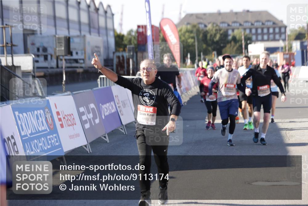 03.10.2025 - Köhlbrandbrückenlauf Jannik Wohlers http://msf.ph/oto/9113174 03.10.2025 13:31:44 Ziel 4415, 4416, 5057, 5171, 5463, 5817, 6072, 6103, 6297, 6452 meine-sportfotos.de
