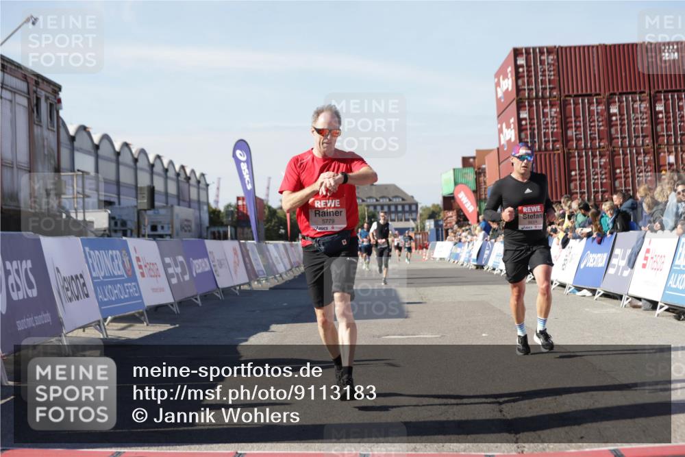 03.10.2025 - Köhlbrandbrückenlauf Jannik Wohlers http://msf.ph/oto/9113183 03.10.2025 13:01:10 Ziel 4039, 4140, 4407, 4425, 4512, 4737, 5779, 6614 meine-sportfotos.de