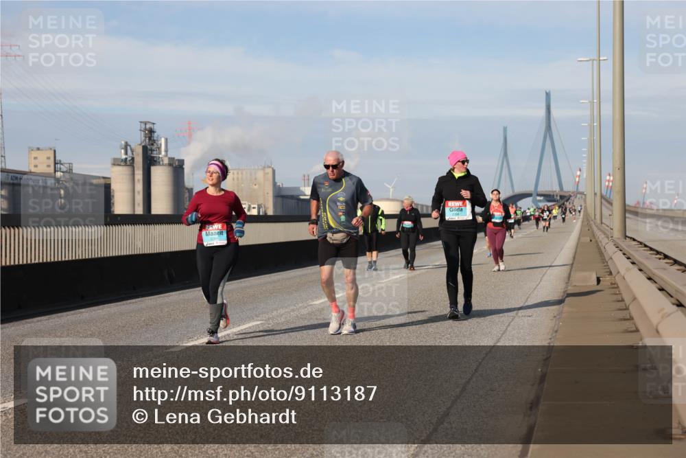 03.10.2025 - Köhlbrandbrückenlauf Lena Gebhardt http://msf.ph/oto/9113187 03.10.2025 10:16:52 Position 2  meine-sportfotos.de