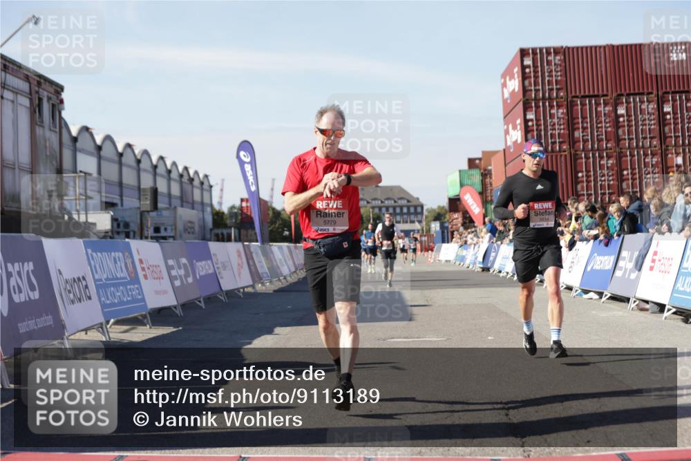 03.10.2025 - Köhlbrandbrückenlauf Jannik Wohlers http://msf.ph/oto/9113189 03.10.2025 13:01:10 Ziel 4039, 4140, 4407, 4425, 4512, 4737, 5779, 6614 meine-sportfotos.de