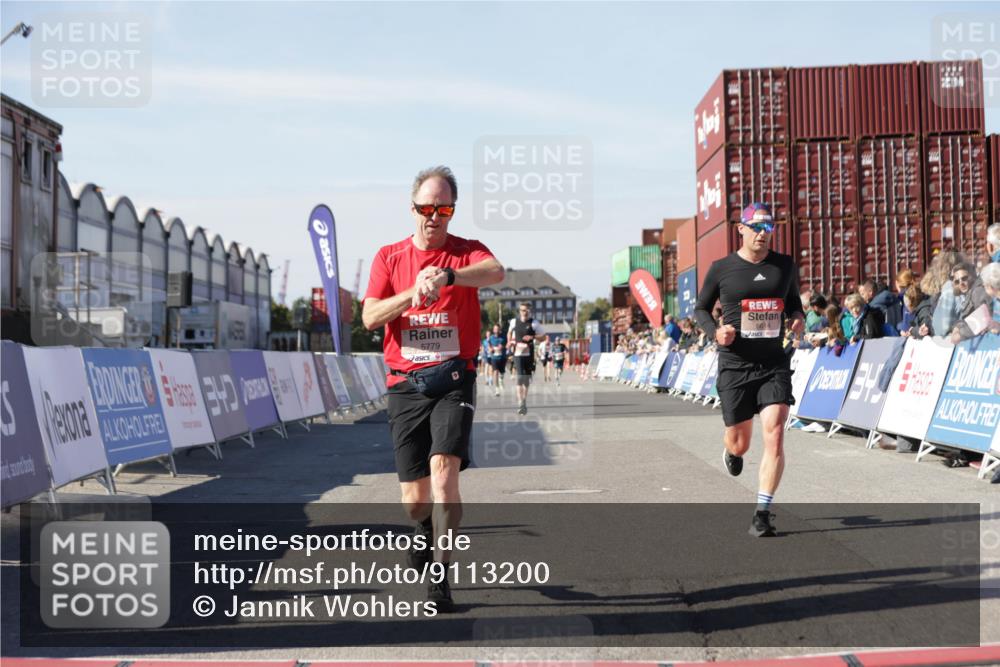 03.10.2025 - Köhlbrandbrückenlauf Jannik Wohlers http://msf.ph/oto/9113200 03.10.2025 13:01:10 Ziel 4039, 4140, 4407, 4425, 4512, 4737, 5779, 6614 meine-sportfotos.de