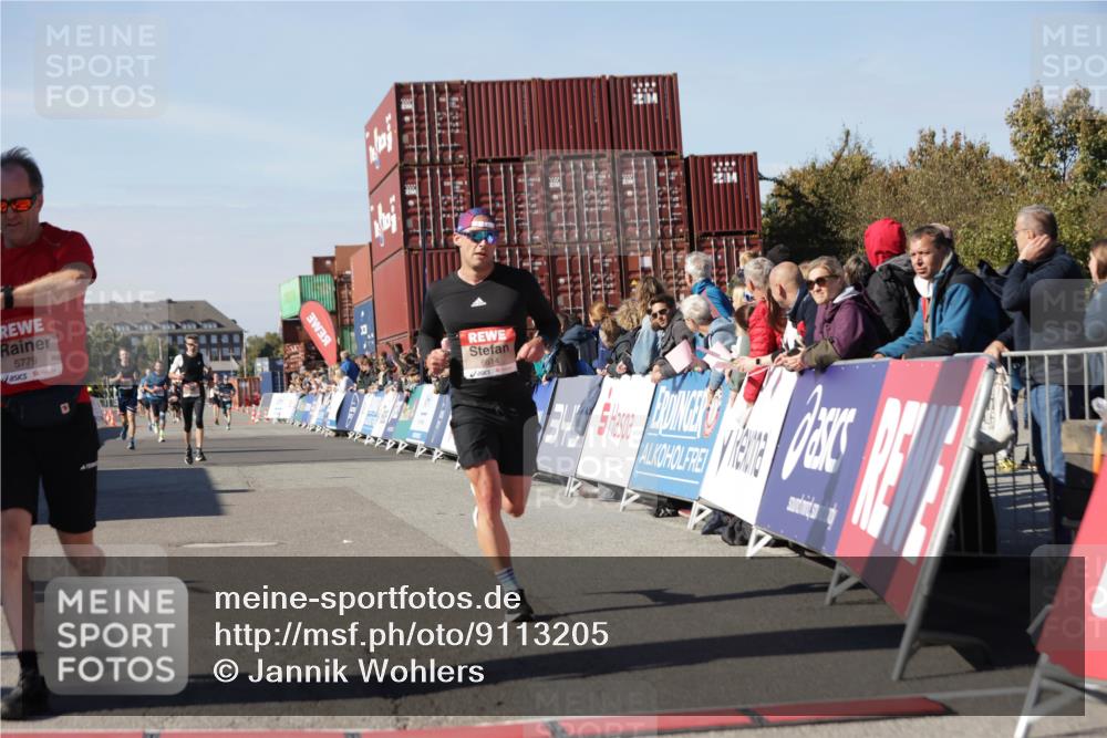 03.10.2025 - Köhlbrandbrückenlauf Jannik Wohlers http://msf.ph/oto/9113205 03.10.2025 13:01:10 Ziel 4039, 4140, 4407, 4425, 4512, 4737, 5779, 6614 meine-sportfotos.de