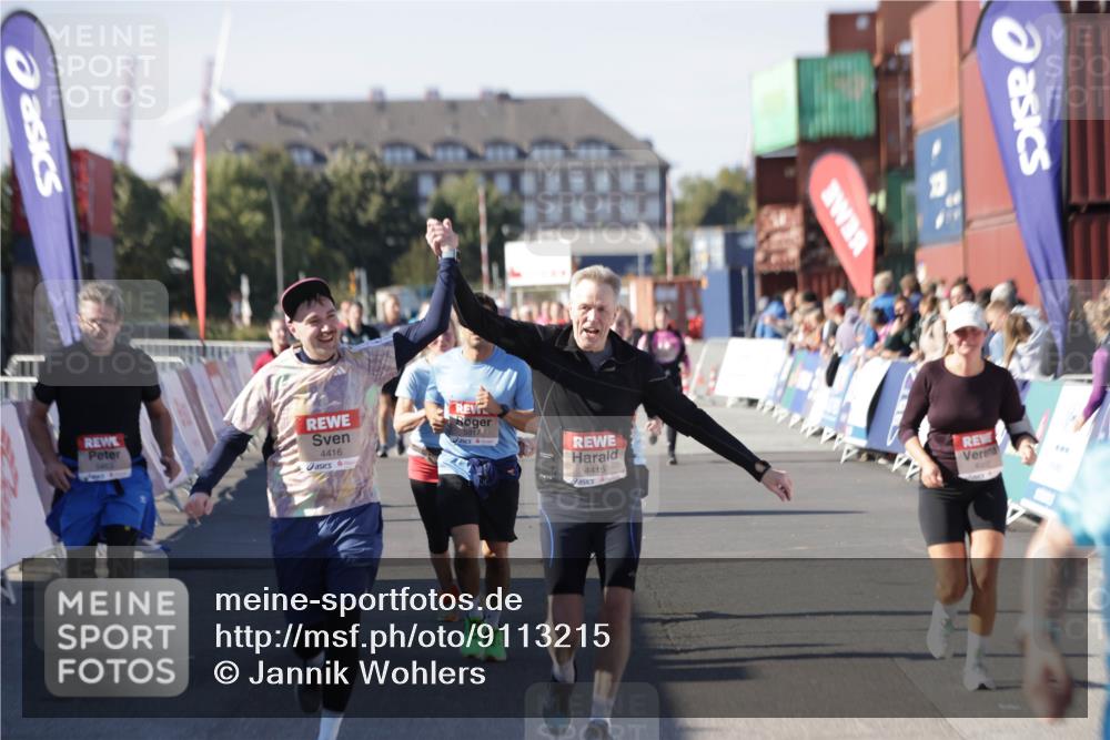 03.10.2025 - Köhlbrandbrückenlauf Jannik Wohlers http://msf.ph/oto/9113215 03.10.2025 13:31:45 Ziel 4415, 4416, 4935, 5057, 5463, 5817, 6072, 6103, 6297, 6452 meine-sportfotos.de