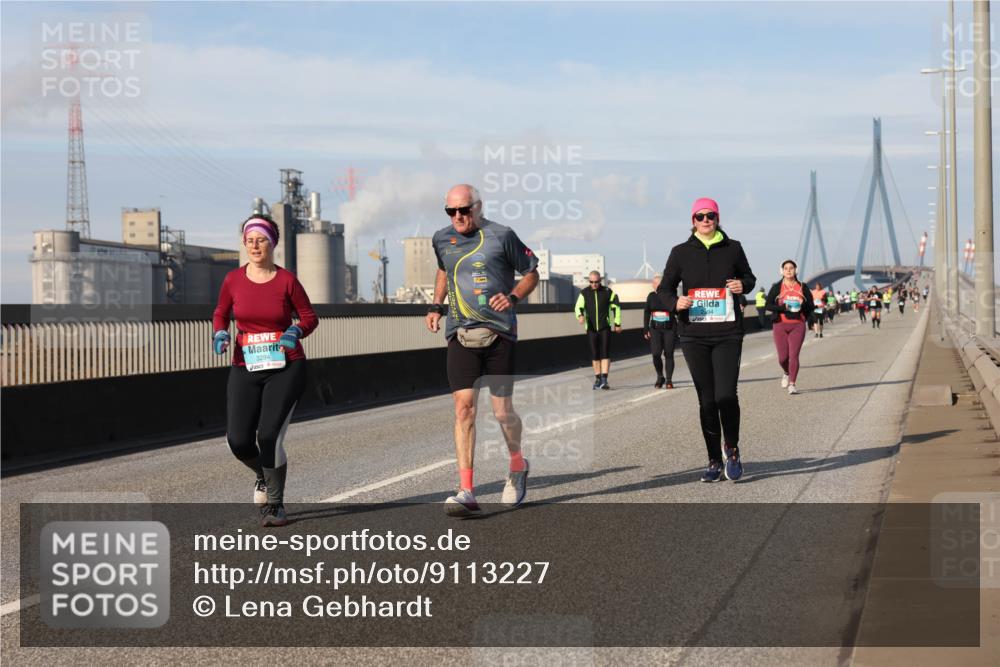 03.10.2025 - Köhlbrandbrückenlauf Lena Gebhardt http://msf.ph/oto/9113227 03.10.2025 10:16:53 Position 2  meine-sportfotos.de