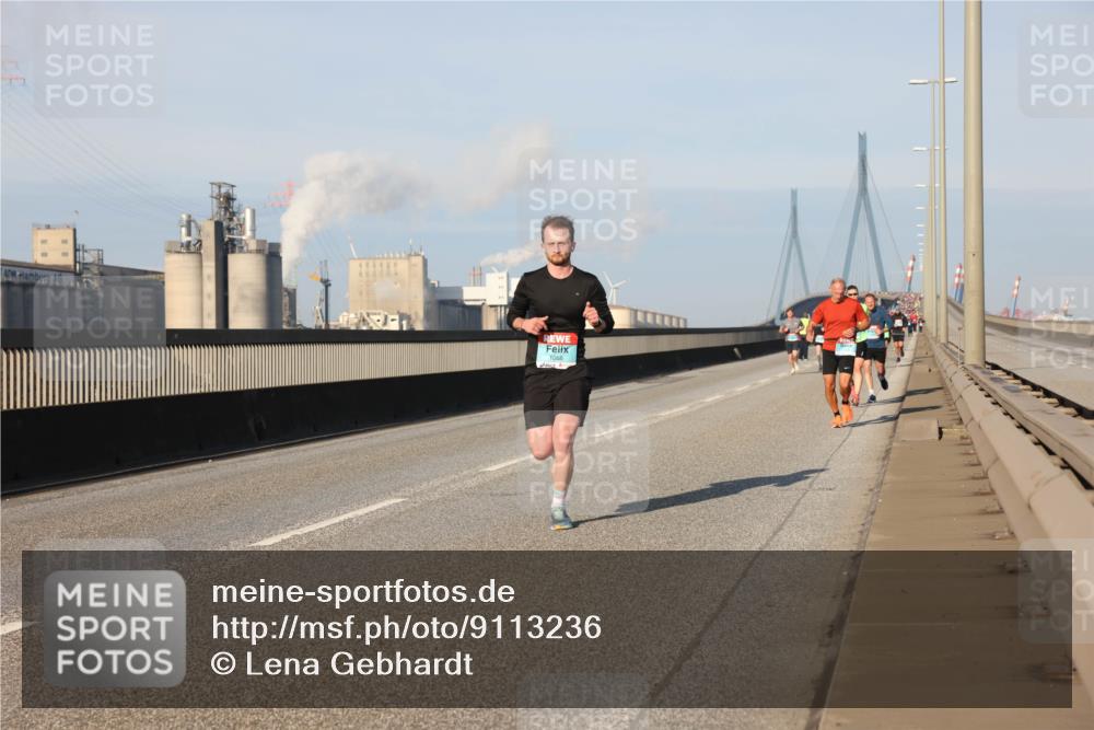 03.10.2025 - Köhlbrandbrückenlauf Lena Gebhardt http://msf.ph/oto/9113236 03.10.2025 09:42:42 Position 2 1068 meine-sportfotos.de