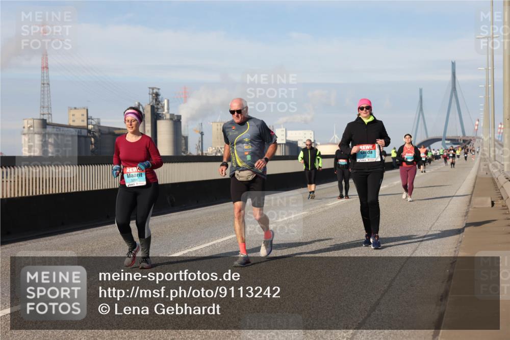 03.10.2025 - Köhlbrandbrückenlauf Lena Gebhardt http://msf.ph/oto/9113242 03.10.2025 10:16:53 Position 2 3284 meine-sportfotos.de