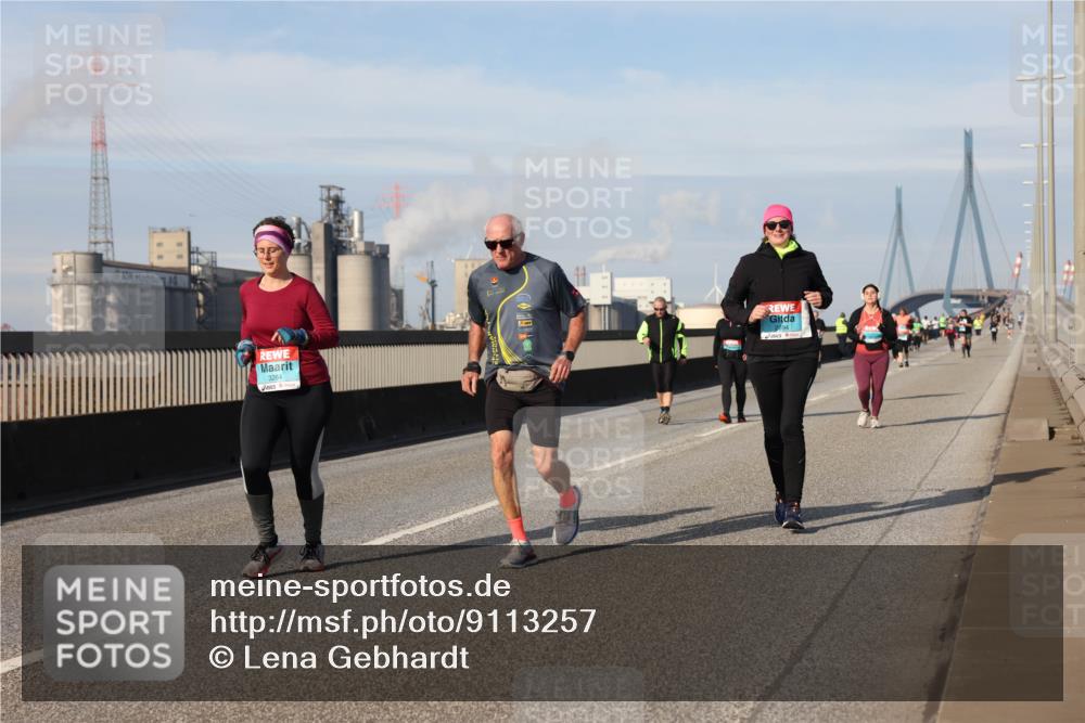 03.10.2025 - Köhlbrandbrückenlauf Lena Gebhardt http://msf.ph/oto/9113257 03.10.2025 10:16:53 Position 2 3284 meine-sportfotos.de