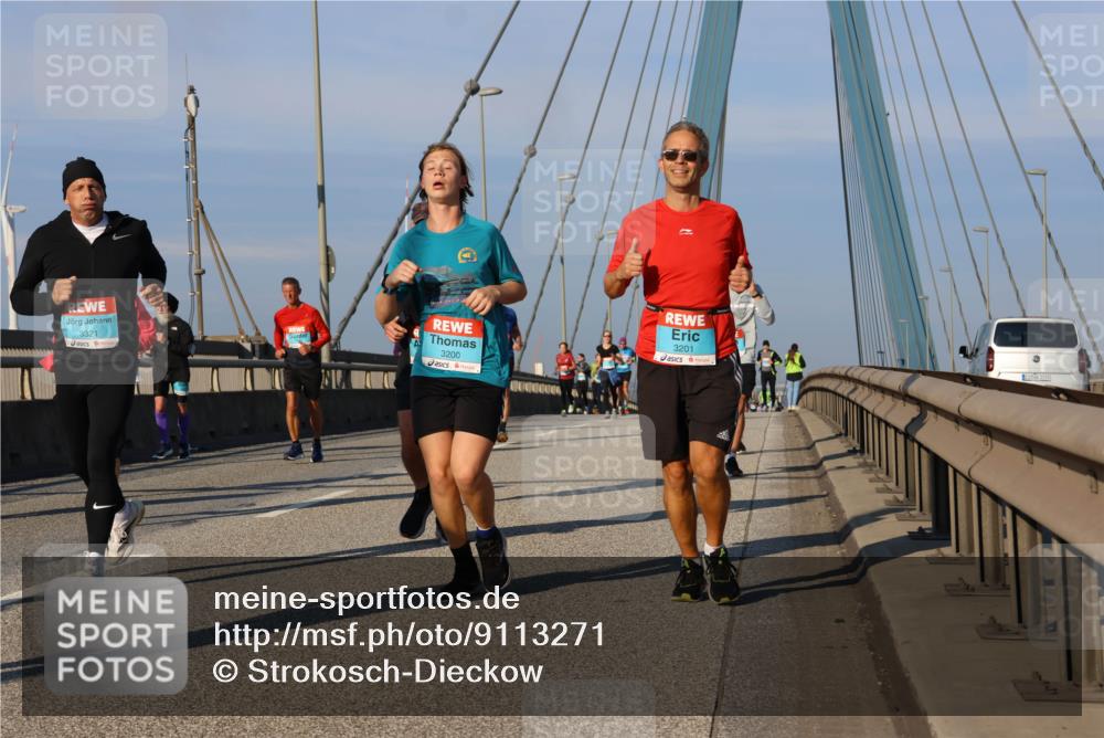03.10.2025 - Köhlbrandbrückenlauf Strokosch-Dieckow http://msf.ph/oto/9113271 03.10.2025 09:47:19 Position 2 3321, 3200, 3201 meine-sportfotos.de