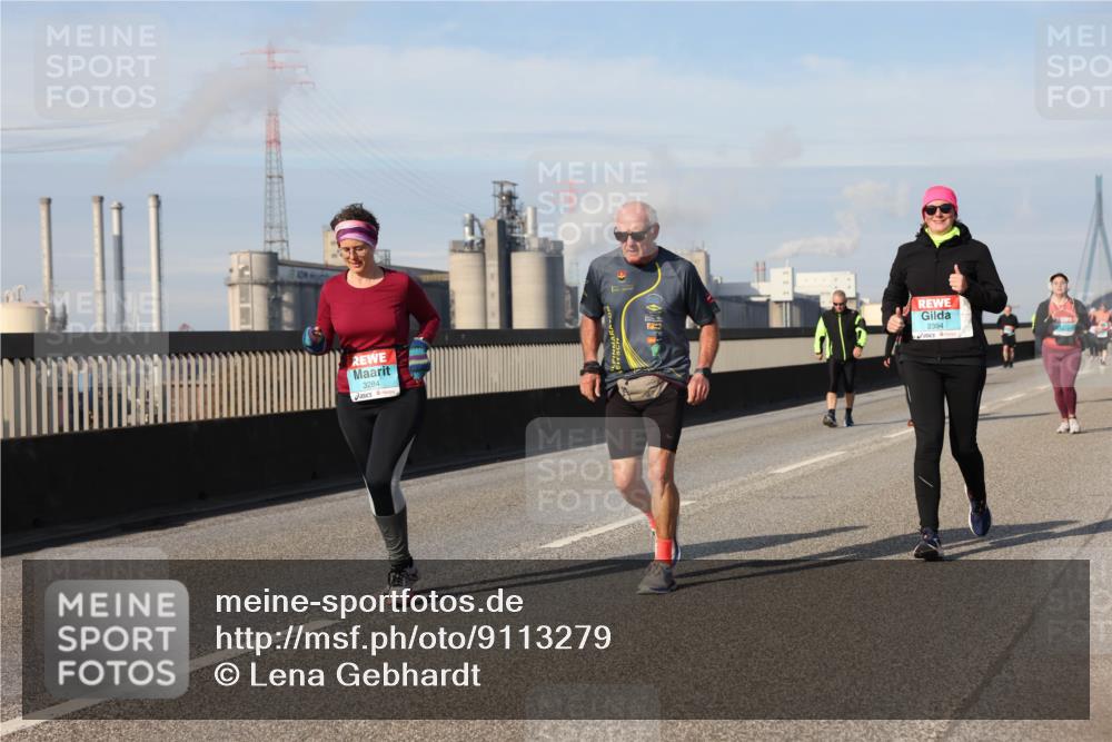 03.10.2025 - Köhlbrandbrückenlauf Lena Gebhardt http://msf.ph/oto/9113279 03.10.2025 10:16:53 Position 2 3284, 2394 meine-sportfotos.de