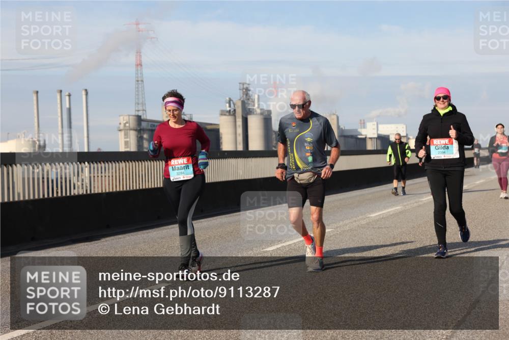 03.10.2025 - Köhlbrandbrückenlauf Lena Gebhardt http://msf.ph/oto/9113287 03.10.2025 10:16:53 Position 2 3284, 2394 meine-sportfotos.de