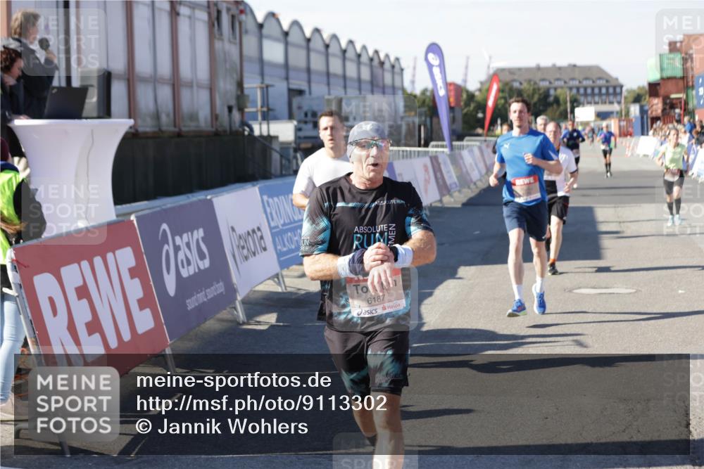 03.10.2025 - Köhlbrandbrückenlauf Jannik Wohlers http://msf.ph/oto/9113302 03.10.2025 13:01:26 Ziel 4073, 4199, 4219, 4284, 4292, 4304, 4737, 5424, 5915, 6187, 6307, 6775 meine-sportfotos.de