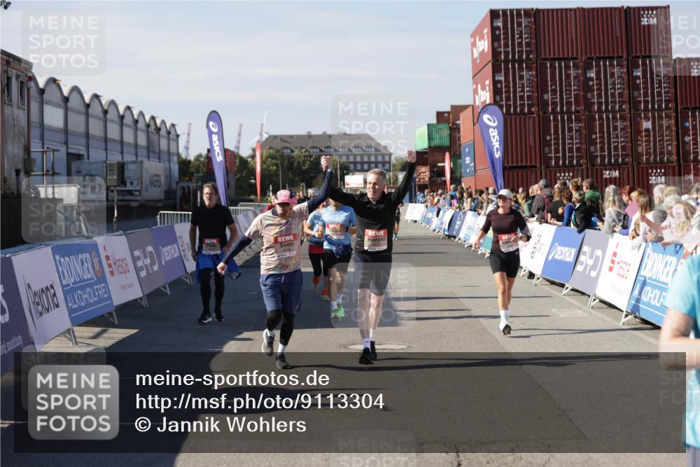03.10.2025 - Köhlbrandbrückenlauf Jannik Wohlers http://msf.ph/oto/9113304 03.10.2025 13:31:47 Ziel 4415, 4416, 4935, 5057, 5267, 5463, 5817, 6072, 6103, 6297, 6452, 6736 meine-sportfotos.de