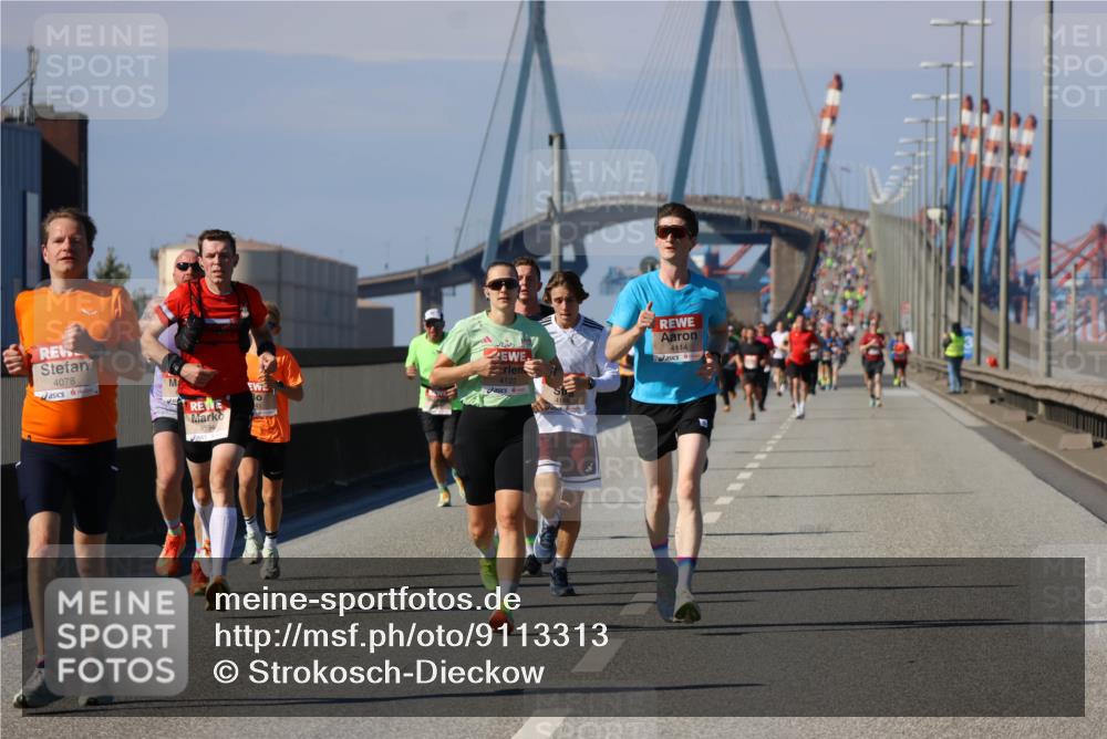 03.10.2025 - Köhlbrandbrückenlauf Strokosch-Dieckow http://msf.ph/oto/9113313 03.10.2025 12:43:15 Position 3 4078, 4594, 4123, 4114 meine-sportfotos.de