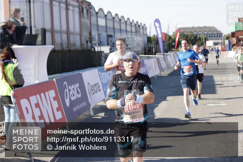 03.10.2025 - Köhlbrandbrückenlauf Jannik Wohlers http://msf.ph/oto/9113317 03.10.2025 13:01:26 Ziel 4073, 4199, 4219, 4284, 4292, 4304, 4737, 5424, 5915, 6187, 6307, 6775 meine-sportfotos.de