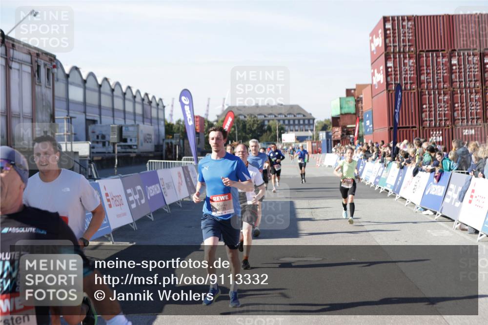 03.10.2025 - Köhlbrandbrückenlauf Jannik Wohlers http://msf.ph/oto/9113332 03.10.2025 13:01:26 Ziel 4073, 4199, 4219, 4284, 4292, 4304, 4737, 5424, 5915, 6187, 6307, 6775 meine-sportfotos.de