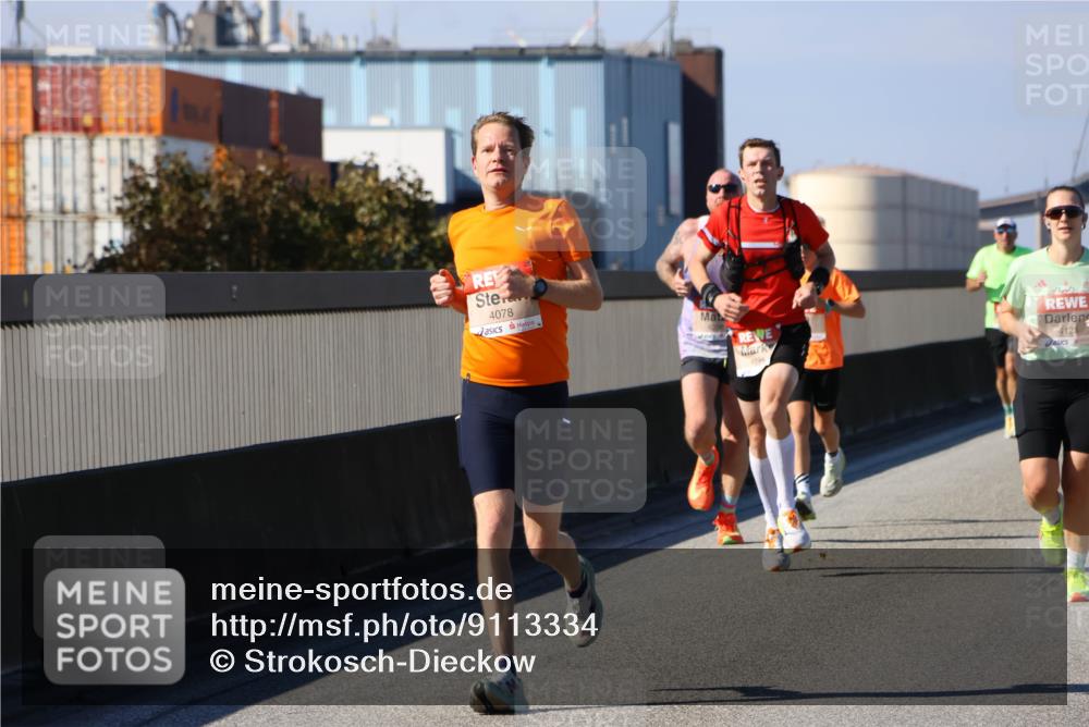 03.10.2025 - Köhlbrandbrückenlauf Strokosch-Dieckow http://msf.ph/oto/9113334 03.10.2025 12:43:17 Position 3 4078, 4594, 4123 meine-sportfotos.de