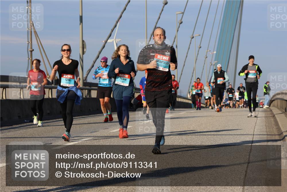 03.10.2025 - Köhlbrandbrückenlauf Strokosch-Dieckow http://msf.ph/oto/9113341 03.10.2025 09:47:30 Position 2 1331, 1327, 19, 1921 meine-sportfotos.de