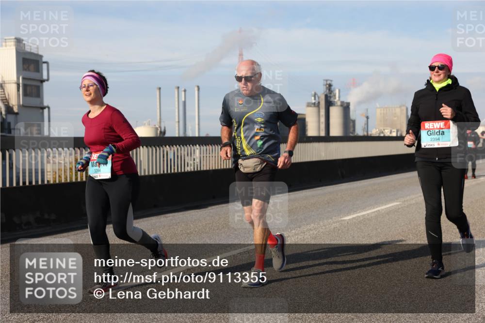 03.10.2025 - Köhlbrandbrückenlauf Lena Gebhardt http://msf.ph/oto/9113355 03.10.2025 10:16:55 Position 2 3284, 2394 meine-sportfotos.de