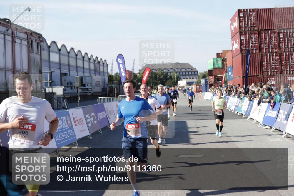 03.10.2025 - Köhlbrandbrückenlauf Jannik Wohlers http://msf.ph/oto/9113360 03.10.2025 13:01:26 Ziel 4073, 4199, 4219, 4284, 4292, 4304, 4737, 5424, 5915, 6187, 6307, 6775 meine-sportfotos.de