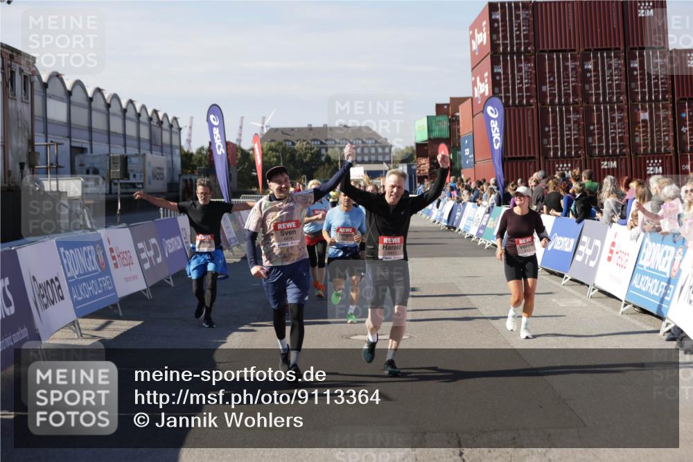 03.10.2025 - Köhlbrandbrückenlauf Jannik Wohlers http://msf.ph/oto/9113364 03.10.2025 13:31:47 Ziel 4415, 4416, 4935, 5057, 5267, 5463, 5817, 6072, 6103, 6297, 6452, 6736 meine-sportfotos.de