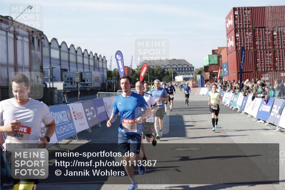 03.10.2025 - Köhlbrandbrückenlauf Jannik Wohlers http://msf.ph/oto/9113367 03.10.2025 13:01:27 Ziel 4073, 4199, 4219, 4284, 4292, 4304, 5424, 5915, 6187, 6307, 6775, 6801 meine-sportfotos.de