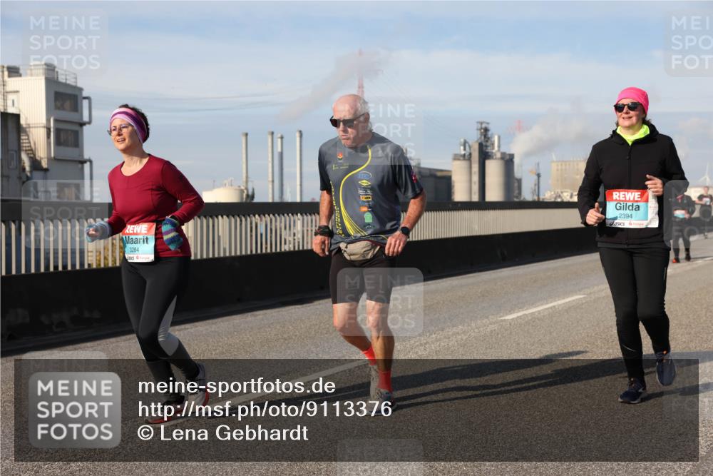 03.10.2025 - Köhlbrandbrückenlauf Lena Gebhardt http://msf.ph/oto/9113376 03.10.2025 10:16:55 Position 2 3284, 2394 meine-sportfotos.de