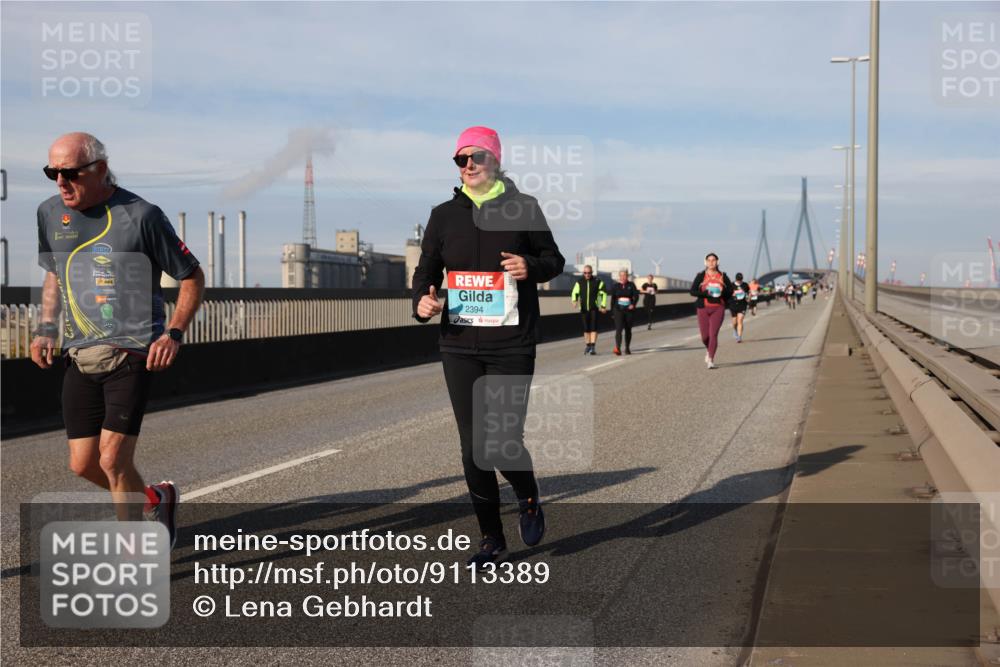 03.10.2025 - Köhlbrandbrückenlauf Lena Gebhardt http://msf.ph/oto/9113389 03.10.2025 10:16:55 Position 2 2394 meine-sportfotos.de