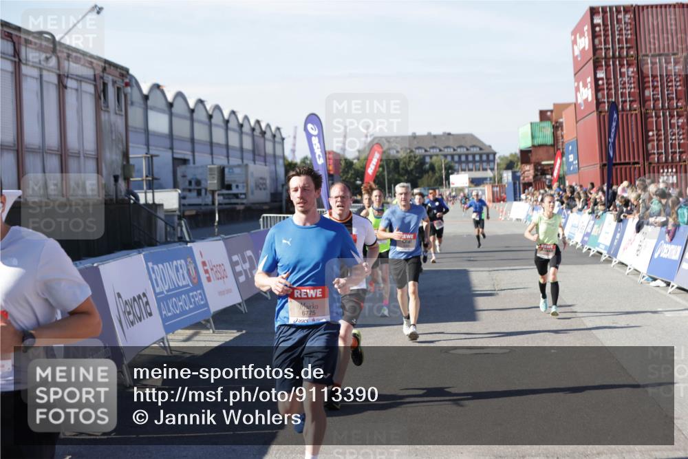 03.10.2025 - Köhlbrandbrückenlauf Jannik Wohlers http://msf.ph/oto/9113390 03.10.2025 13:01:27 Ziel 4073, 4199, 4219, 4284, 4292, 4304, 5424, 5915, 6187, 6307, 6775, 6801 meine-sportfotos.de