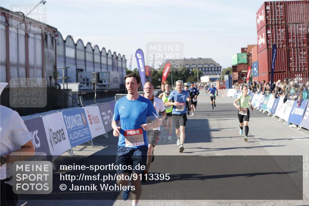 03.10.2025 - Köhlbrandbrückenlauf Jannik Wohlers http://msf.ph/oto/9113395 03.10.2025 13:01:27 Ziel 4073, 4199, 4219, 4284, 4292, 4304, 5424, 5915, 6187, 6307, 6775, 6801 meine-sportfotos.de