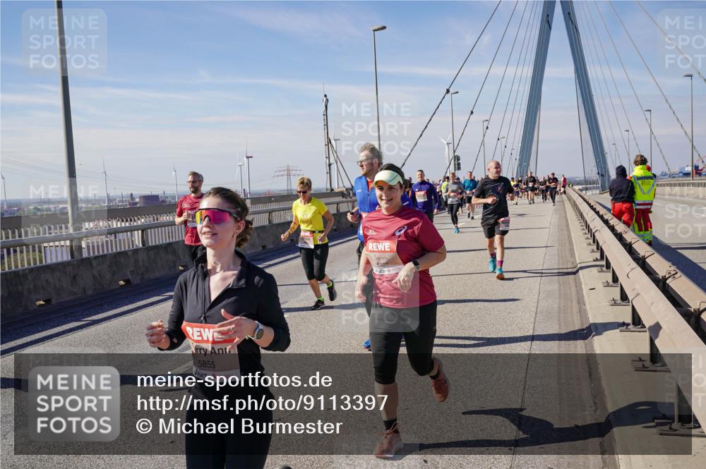 03.10.2025 - Köhlbrandbrückenlauf Michael Burmester http://msf.ph/oto/9113397 03.10.2025 12:55:12 Position 2 5855, 6807 meine-sportfotos.de