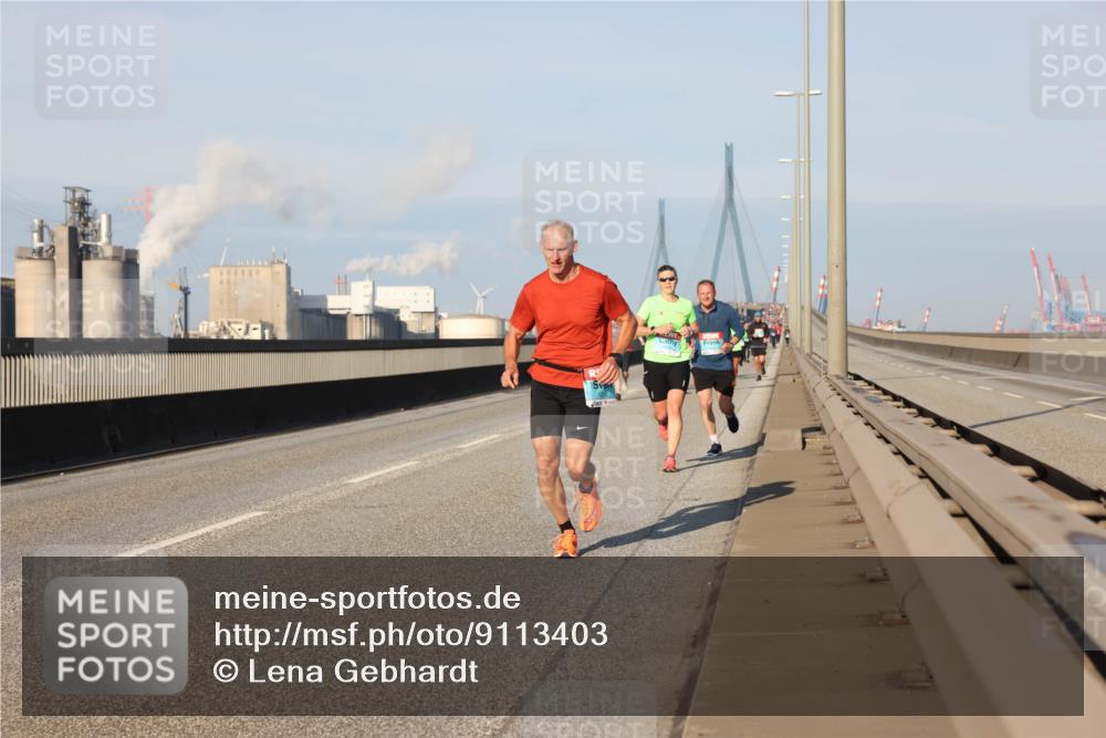 03.10.2025 - Köhlbrandbrückenlauf Lena Gebhardt http://msf.ph/oto/9113403 03.10.2025 09:42:46 Position 2  meine-sportfotos.de
