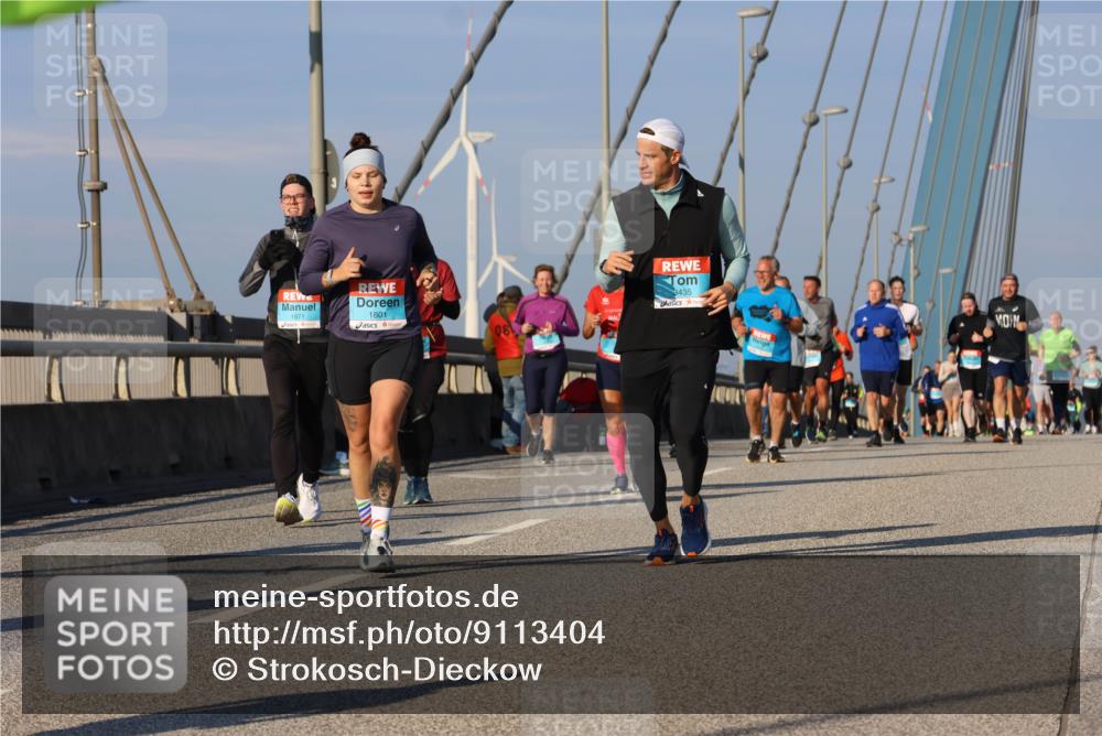 03.10.2025 - Köhlbrandbrückenlauf Strokosch-Dieckow http://msf.ph/oto/9113404 03.10.2025 09:47:38 Position 2 1871, 1801, 3435 meine-sportfotos.de