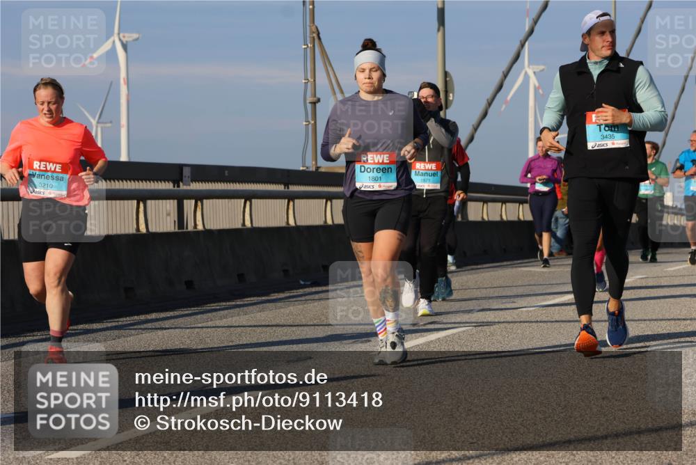 03.10.2025 - Köhlbrandbrückenlauf Strokosch-Dieckow http://msf.ph/oto/9113418 03.10.2025 09:47:39 Position 2 3210, 1801, 1871, 3435 meine-sportfotos.de