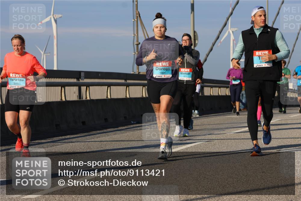 03.10.2025 - Köhlbrandbrückenlauf Strokosch-Dieckow http://msf.ph/oto/9113421 03.10.2025 09:47:39 Position 2 345, 3210, 1801, 1871 meine-sportfotos.de